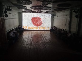 В клубе д. Жмурова участники клубных формирований посмотрели кинолекторий  " Блокада Ленинграда ".